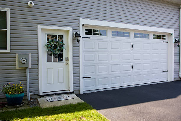 24/7 Emergency Garage Door Panel Replacement experts in Myrtle Grove, FL